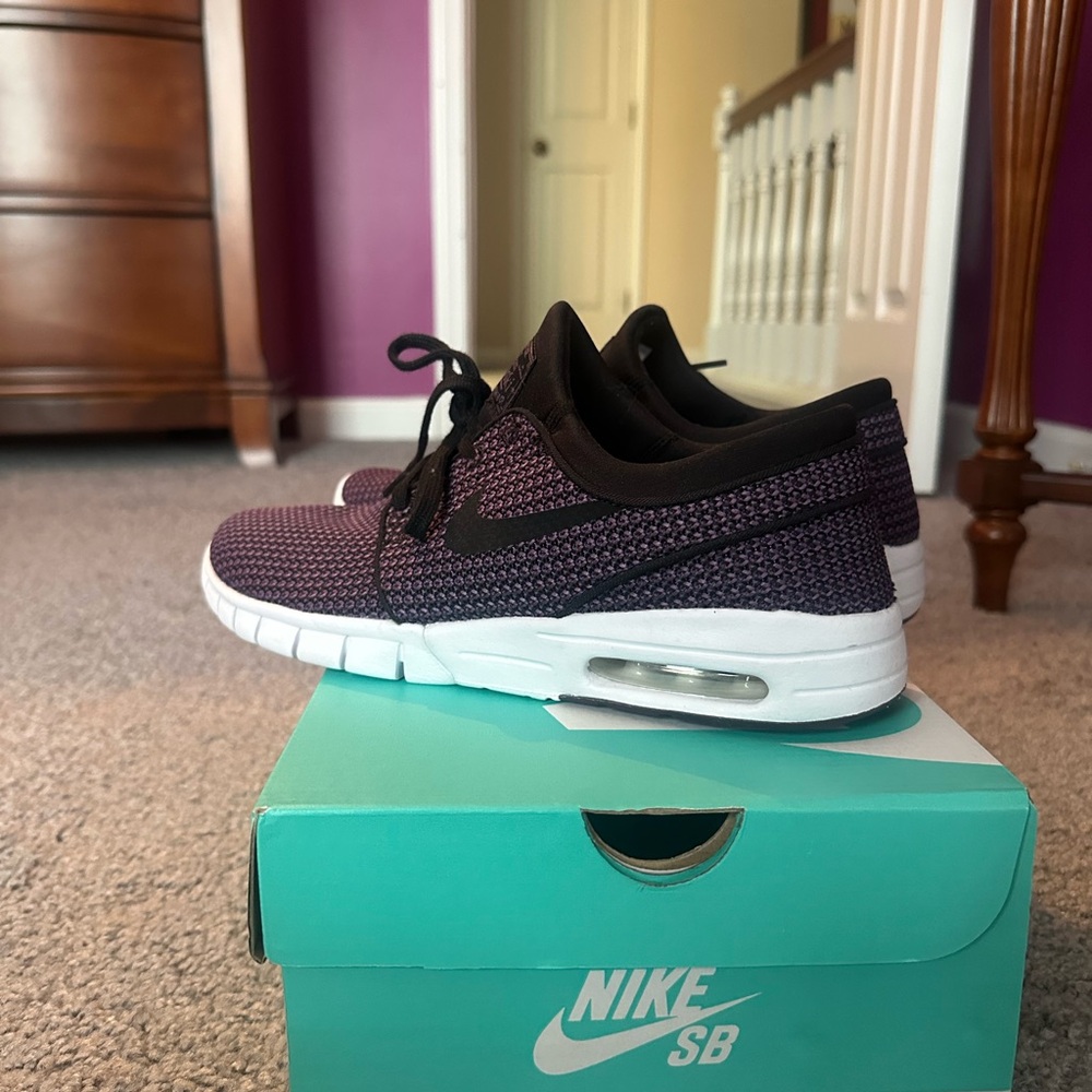 NWT Nike SB Stefan Janoski max black, purple, white - men’s size 8.5 - Picture 5 of 8